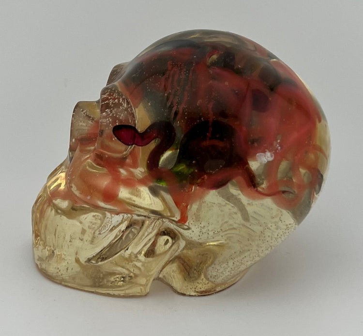 Resin Item 23112 Skull with Snakes inside