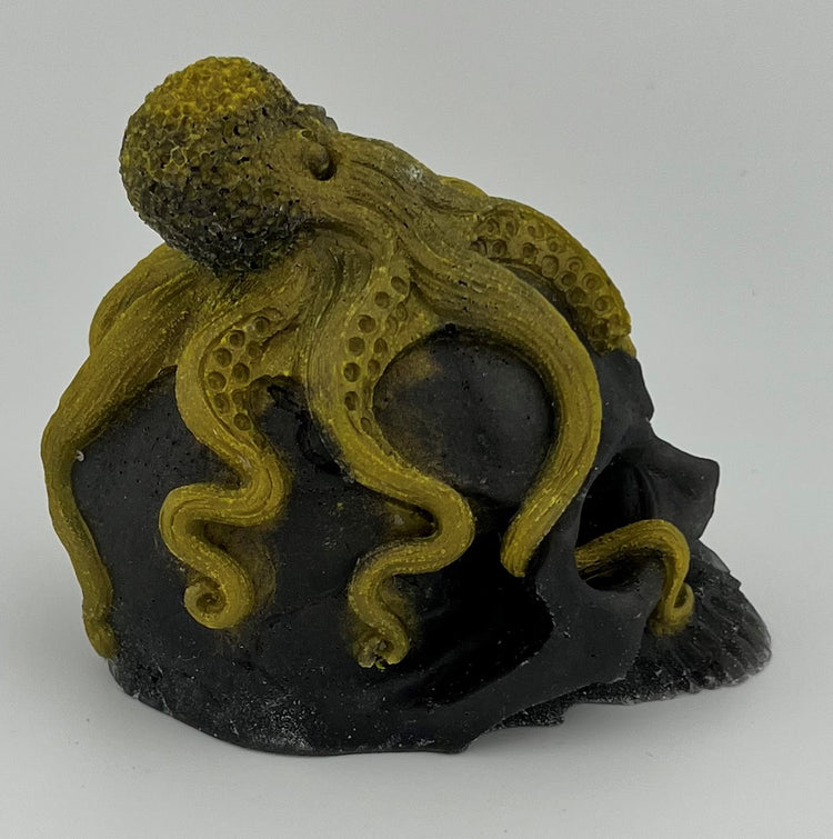 Resin Item 23114 Octopus on Skull