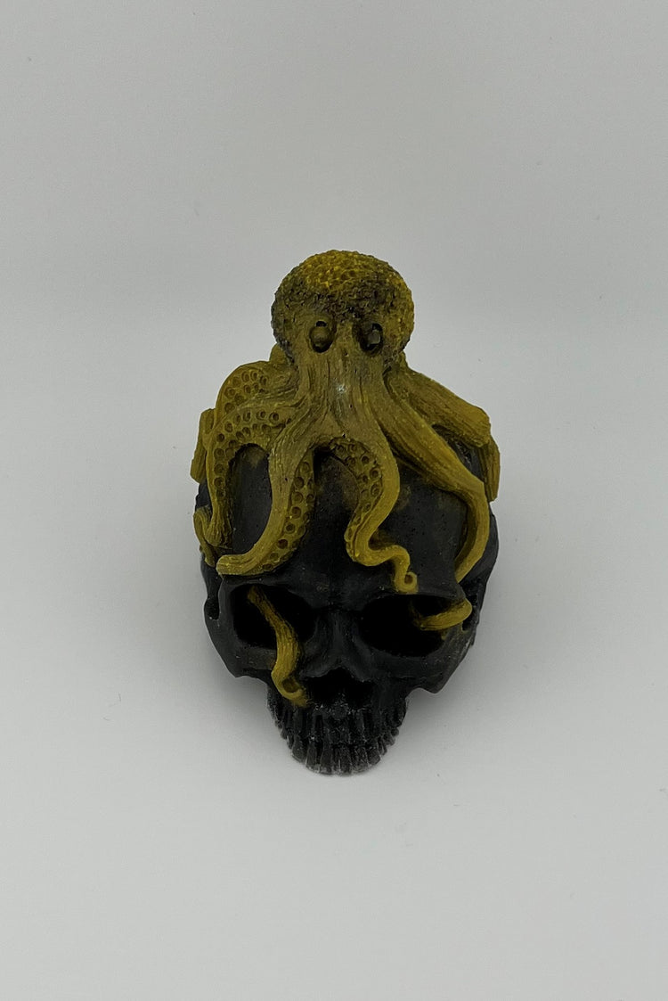 Resin Item 23114 Octopus on Skull