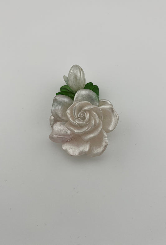 Resin Item 23127 Rose White with Bud MAGNET