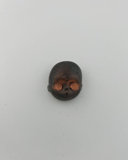 Resin Item 23134 Creepy Doll Face MAGNET